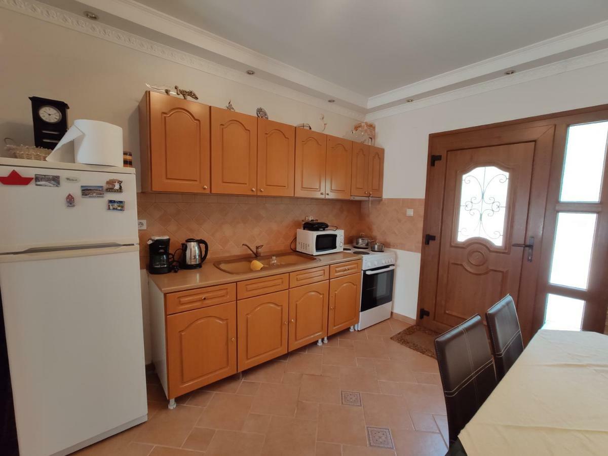 לימנאס Elpida Apartment מראה חיצוני תמונה